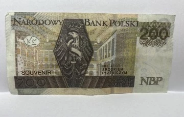 Turek. Kobieta chciała zapłacić banknotem z napisem "Souvenir'"