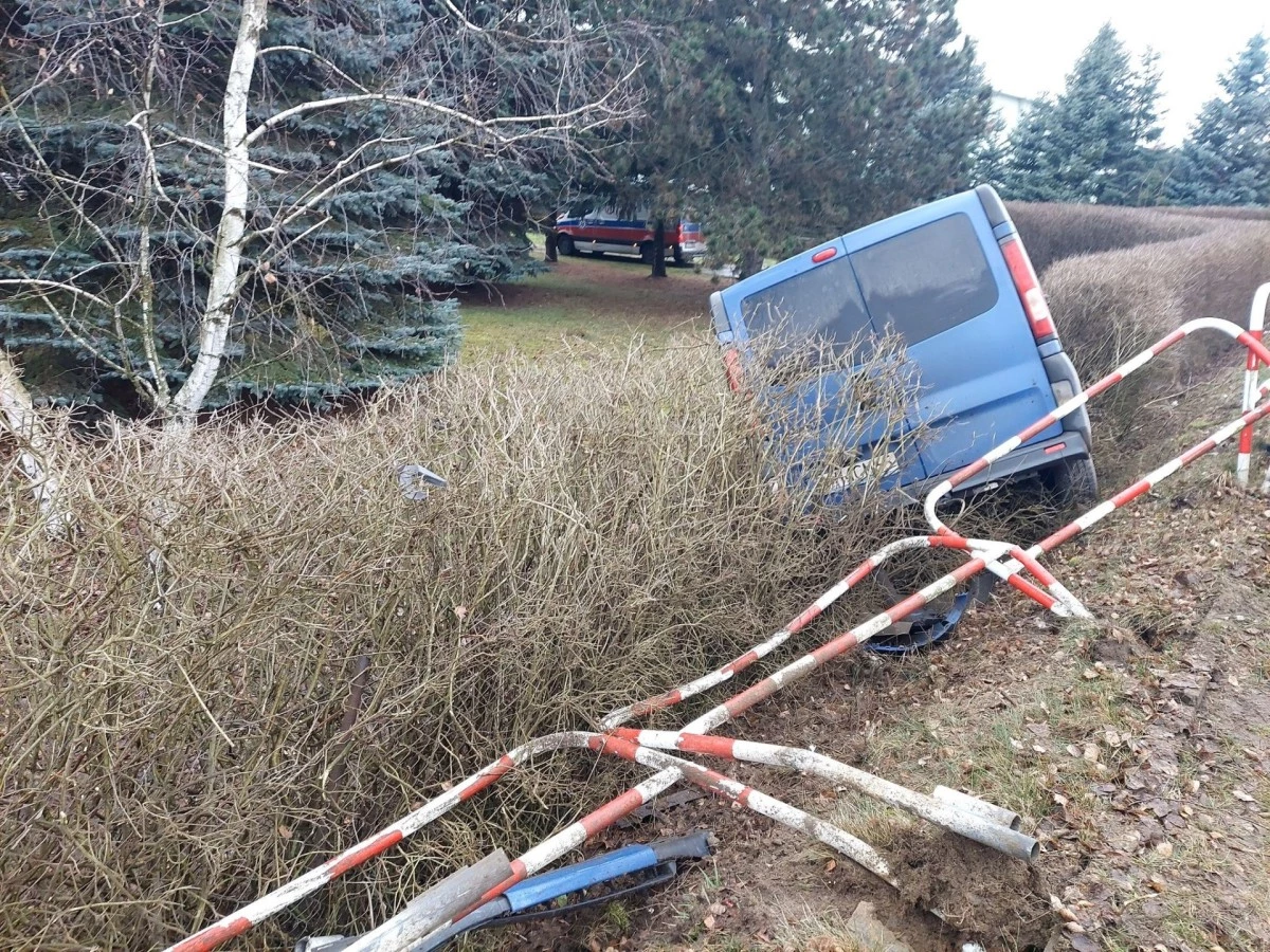 Wypadek w Żychlinie. Strażacy, policja i pogotowie na miejscu