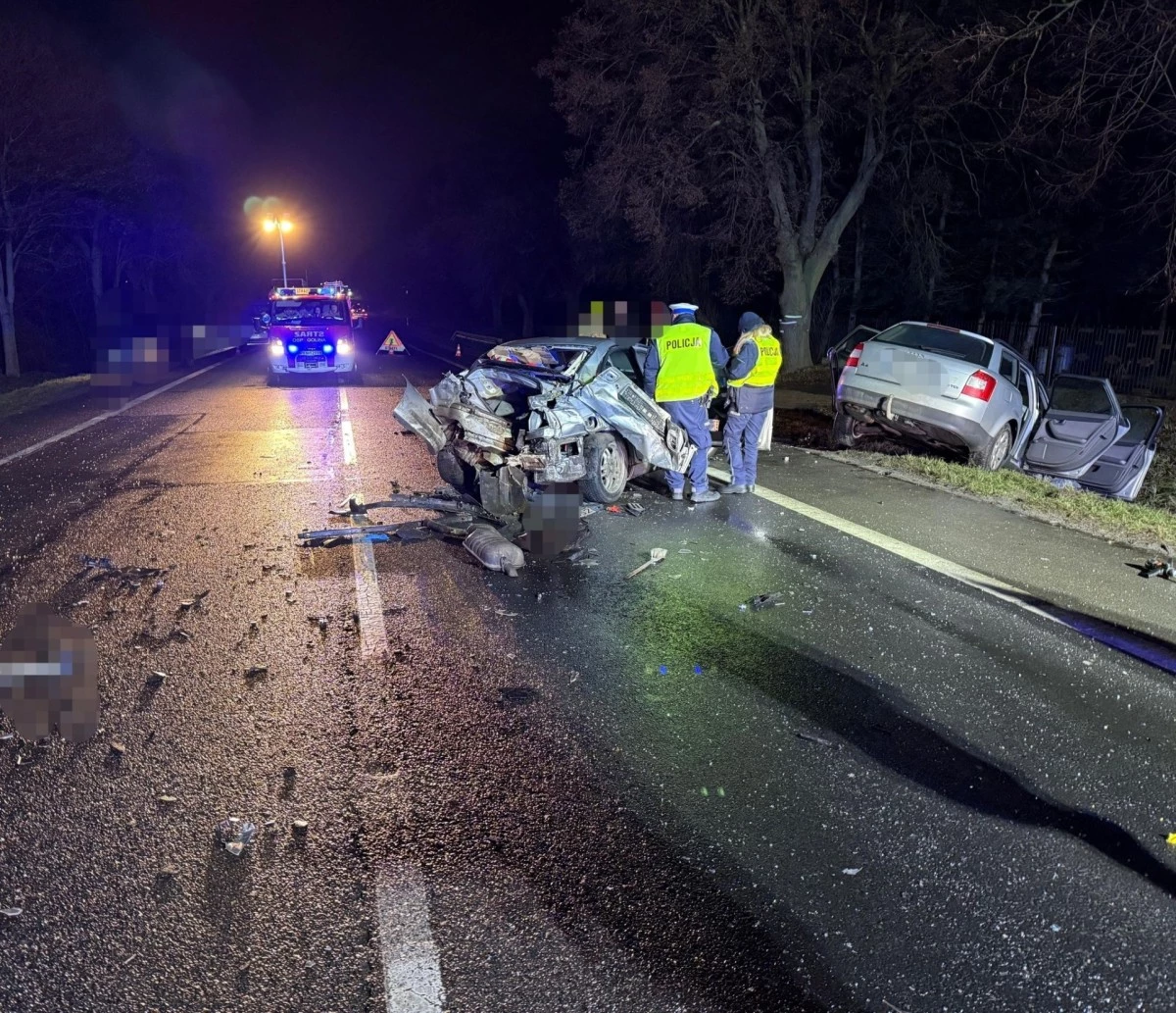 W Golinie zderzenie busa i samochodów osobowych. Droga 92 zamknięta