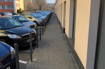 Do wynajęcia lokal handlowo-usługowy na parterze, pow. 110m2